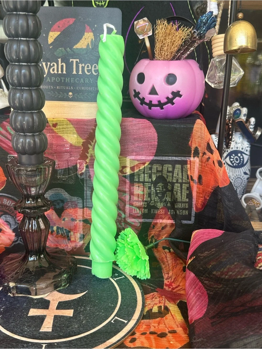 Set of 2 Handmade Halloween Candles – Green Twist & Black Pumpkin Stack